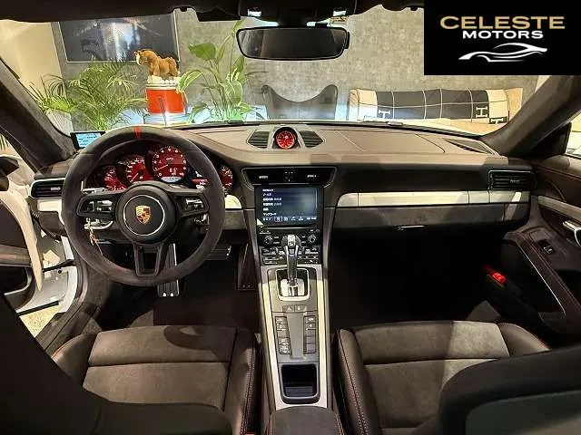 PORSCHE 911 2018 — photo 4 sur 8