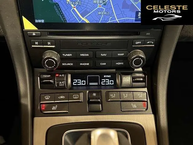 PORSCHE 911 2018 — photo 7 sur 8
