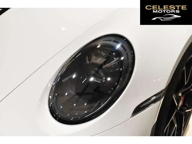 PORSCHE 911 2024 — photo 8 sur 8