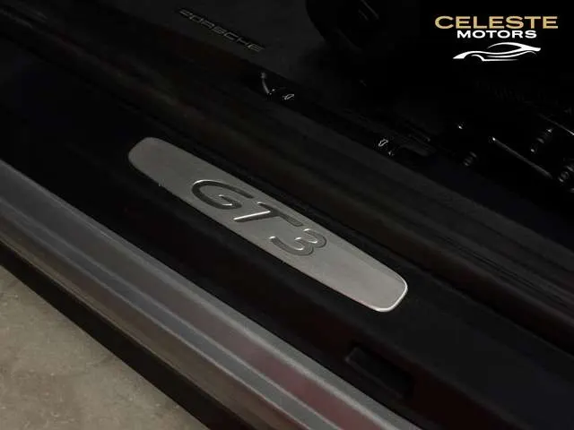 PORSCHE 911 2019 — photo 2 sur 8