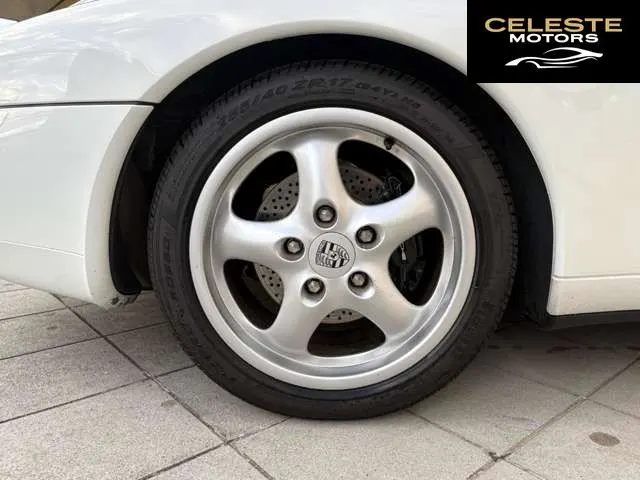 PORSCHE 911 1996 — photo 4 sur 8