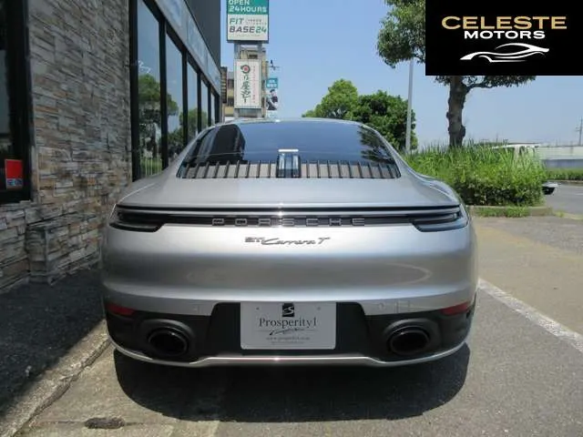 PORSCHE 911 2024 — photo 4 sur 8