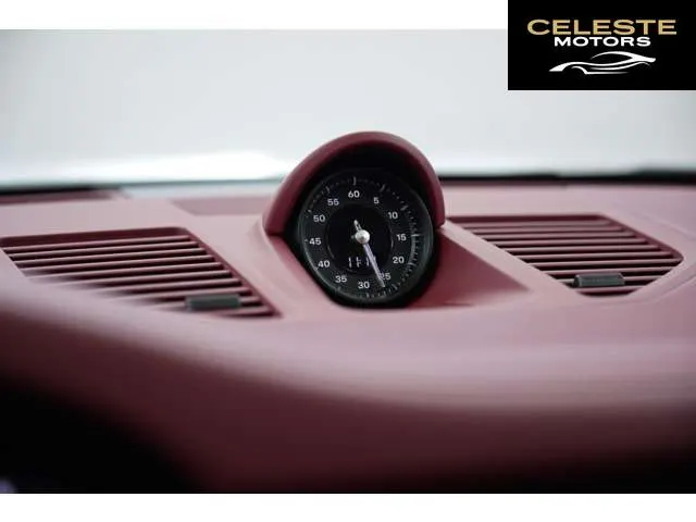 PORSCHE 911 2024 — photo 4 sur 8