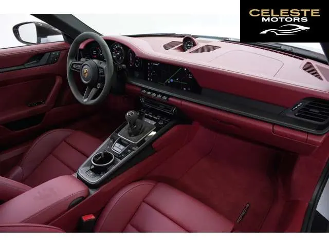 PORSCHE 911 2024 — photo 8 sur 8