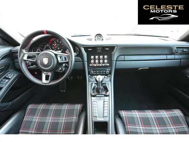 PORSCHE 911 2019 — photo 8 sur 8