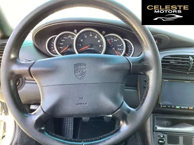 PORSCHE 911 2001 — photo 6 sur 8