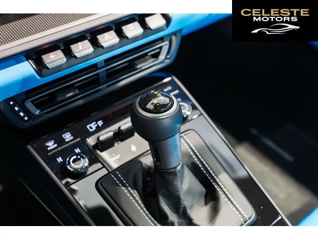 PORSCHE 911 2023 — photo 3 sur 8