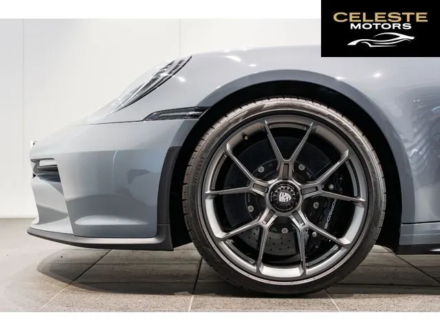 PORSCHE 911 2023 — photo 6 sur 8