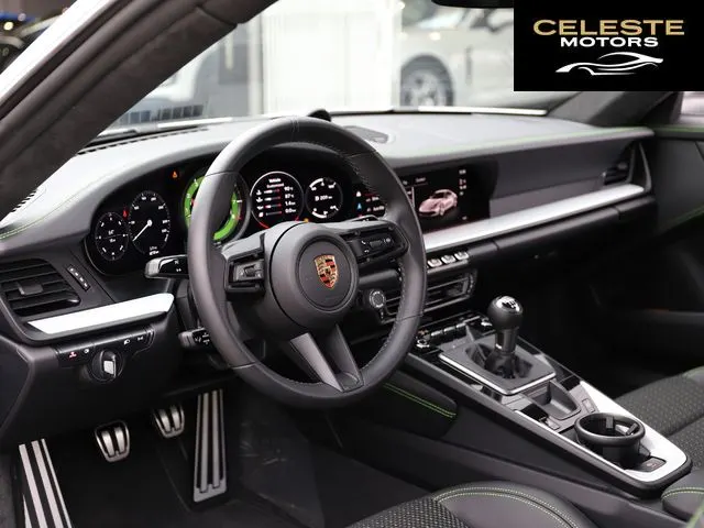 PORSCHE 911 2024 — photo 7 sur 8