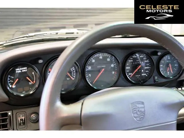 PORSCHE 911 1996 — photo 7 sur 8