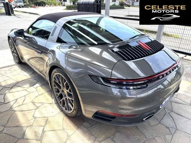 PORSCHE 911 2023 — photo 4 sur 8