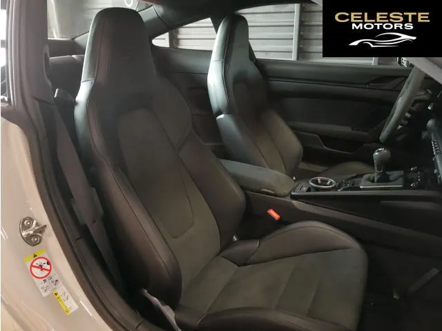 PORSCHE 911 2024 — photo 8 sur 8