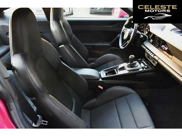 PORSCHE 911 2023 — photo 8 sur 8