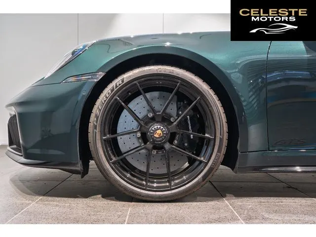 PORSCHE 911 2025 — photo 6 sur 8