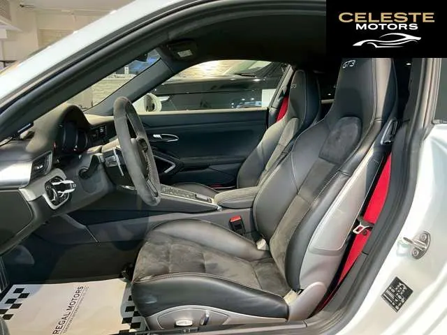 PORSCHE 911 2018 — photo 7 sur 8