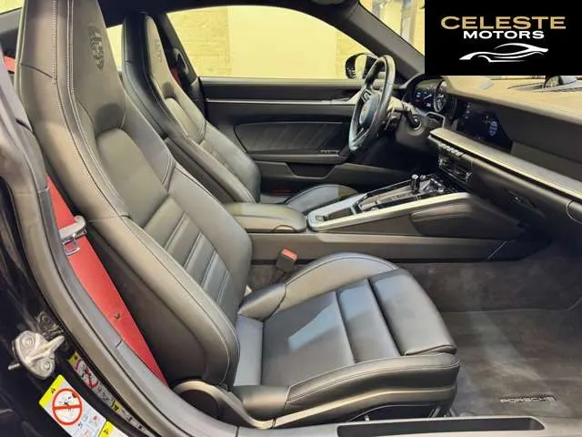 PORSCHE 911 2021 — photo 5 sur 8