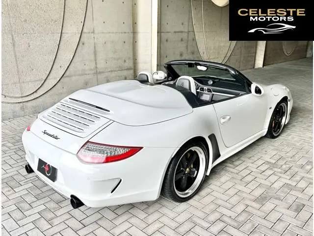 PORSCHE 911 2011 — photo 6 sur 8