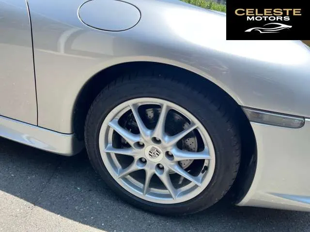 PORSCHE 911 2004 — photo 1 sur 8