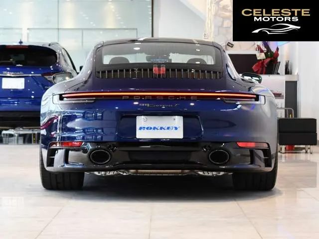 PORSCHE 911 2023 — photo 3 sur 8
