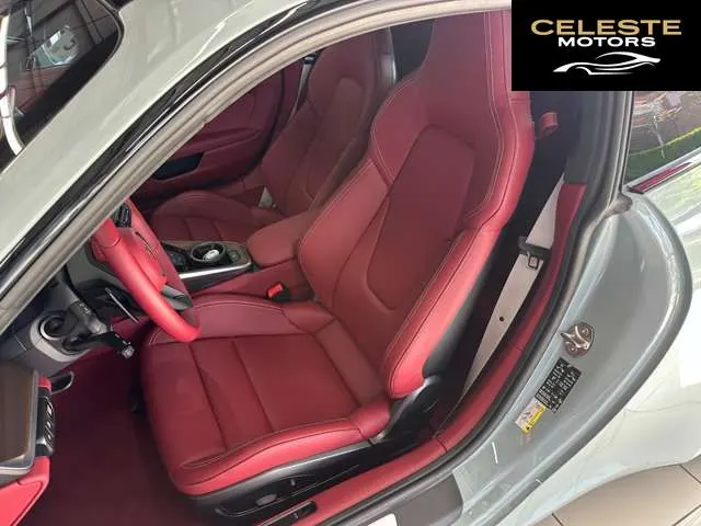 PORSCHE 911 2025 — photo 8 sur 8