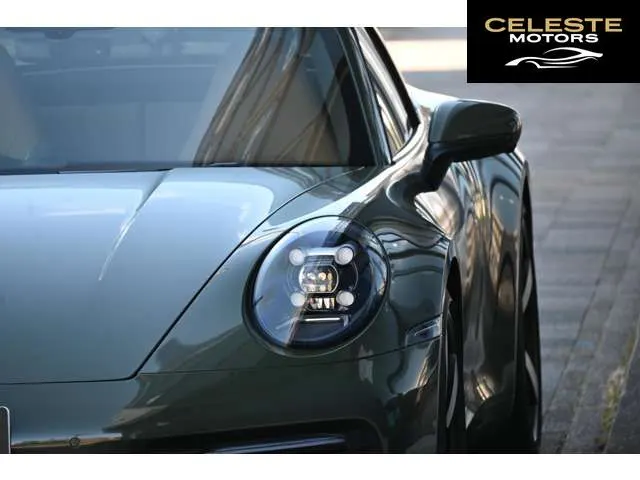 PORSCHE 911 2023 — photo 8 sur 8