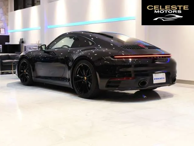 PORSCHE 911 2024 — photo 2 sur 8