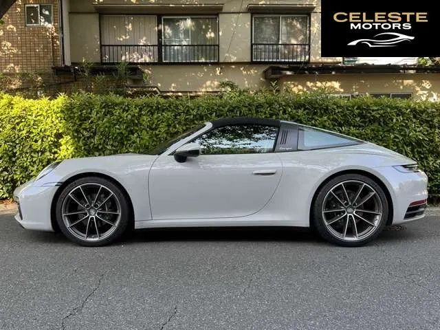 PORSCHE 911 2024 — photo 2 sur 8