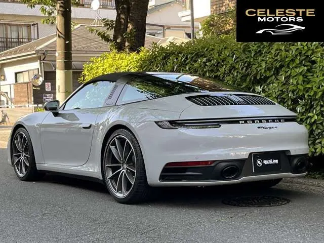 PORSCHE 911 2024 — photo 3 sur 8