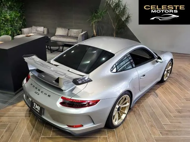 PORSCHE 911 2018 — photo 6 sur 8