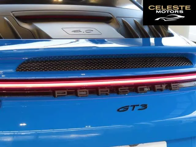 PORSCHE 911 2023 — photo 6 sur 8