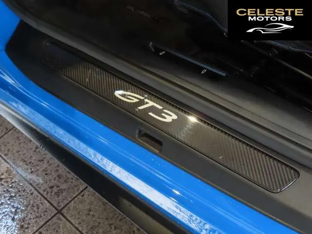 PORSCHE 911 2023 — photo 7 sur 8