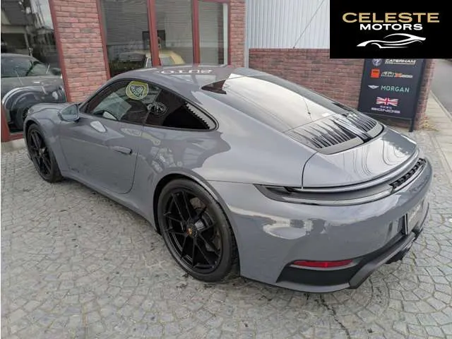 PORSCHE 911 2025 — photo 7 sur 8