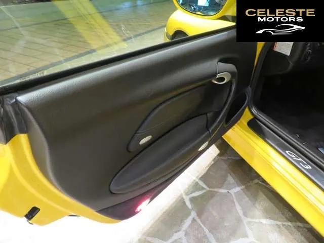 PORSCHE 911 2003 — photo 6 sur 8