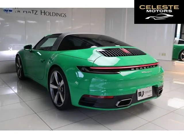 PORSCHE 911 2021 — photo 3 sur 8