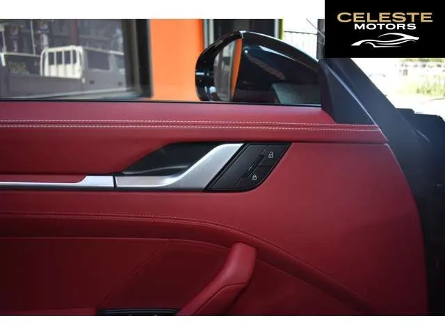 PORSCHE 911 2025 — photo 2 sur 8