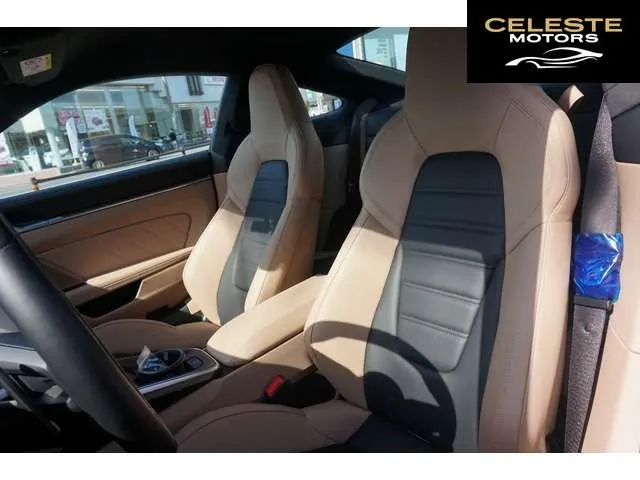 PORSCHE 911 2021 — photo 8 sur 8