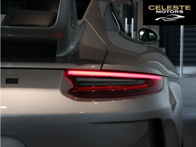 PORSCHE 911 2018 — photo 6 sur 8