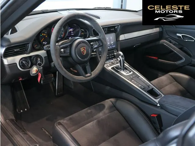 PORSCHE 911 2018 — photo 8 sur 8