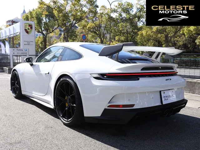 PORSCHE 911 2022 — photo 3 sur 8