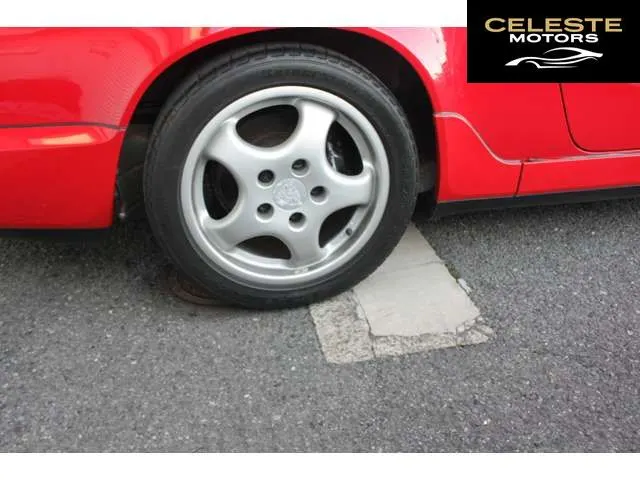 PORSCHE 911 1992 — photo 7 sur 8