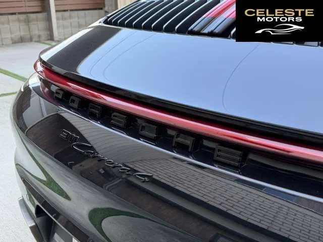 PORSCHE 911 2021 — photo 6 sur 8