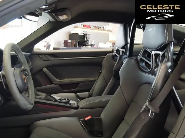 PORSCHE 911 2023 — photo 3 sur 8