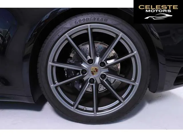 PORSCHE 911 2021 — photo 3 sur 8