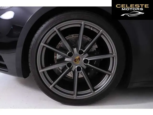 PORSCHE 911 2021 — photo 5 sur 8