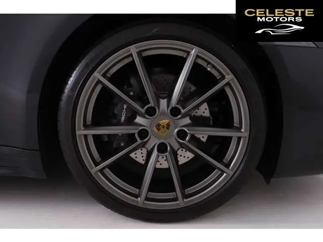PORSCHE 911 2021 — photo 6 sur 8