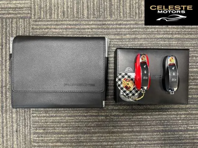 PORSCHE 911 2019 — photo 8 sur 8