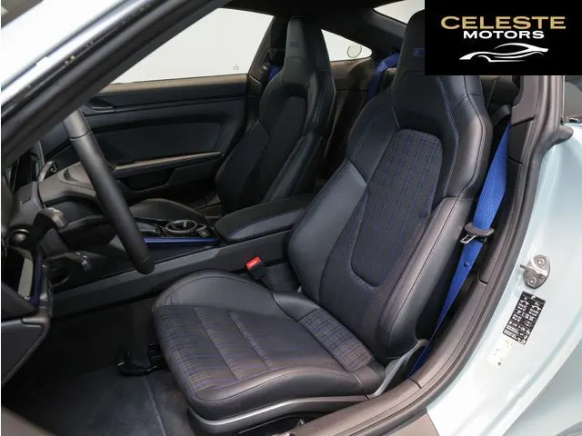 PORSCHE 911 2025 — photo 6 sur 8