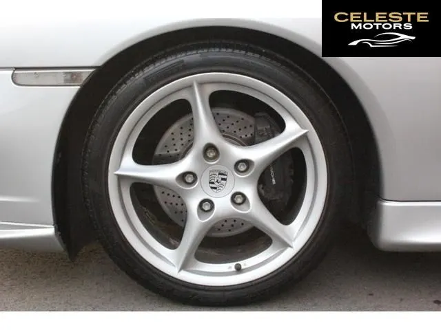 PORSCHE 911 2002 — photo 7 sur 8