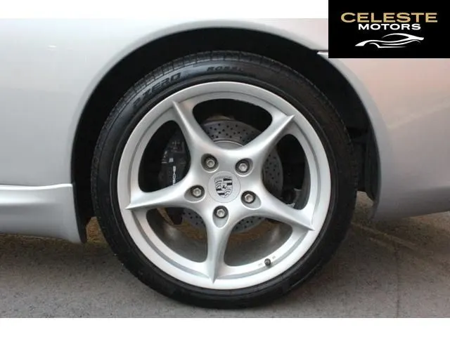 PORSCHE 911 2002 — photo 8 sur 8