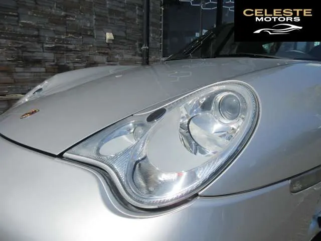 PORSCHE 911 2002 — photo 8 sur 8